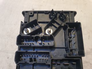 bontott SUBARU LEGACY Biztosítéktábla Motortér