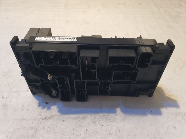 bontott SUBARU LEGACY Biztosítéktábla Motortér