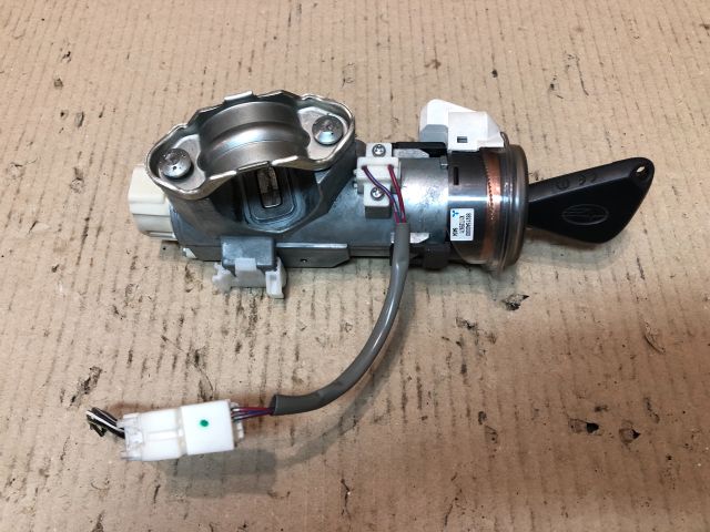 bontott SUBARU LEGACY Gyújtáskapcsoló