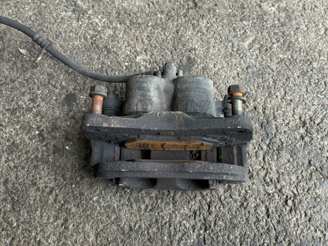 bontott SUBARU LEGACY Jobb első Féknyereg Munkahengerrel