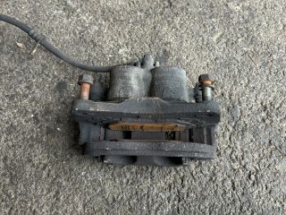 bontott SUBARU LEGACY Jobb első Féknyereg Munkahengerrel