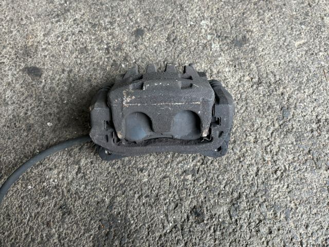 bontott SUBARU LEGACY Jobb első Féknyereg Munkahengerrel