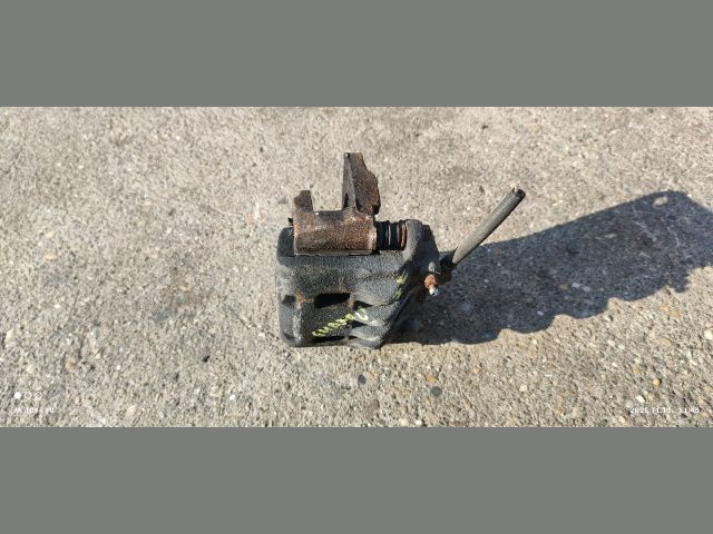 bontott SUBARU LEGACY Jobb első Féknyereg Munkahengerrel