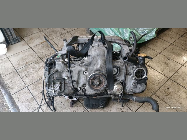 bontott SUBARU LEGACY Motor (Fűzött blokk hengerfejjel)