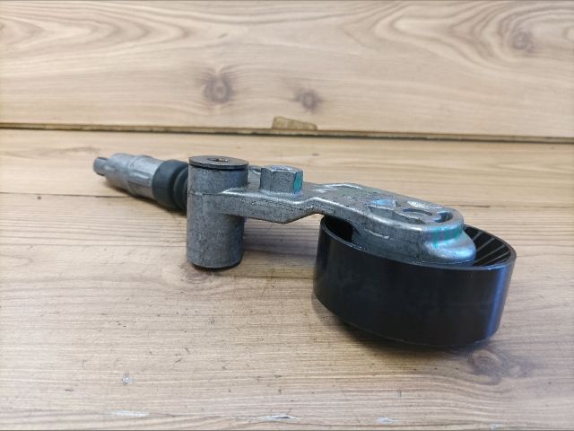 bontott SUBARU LEGACY Szíjfeszítő Görgő