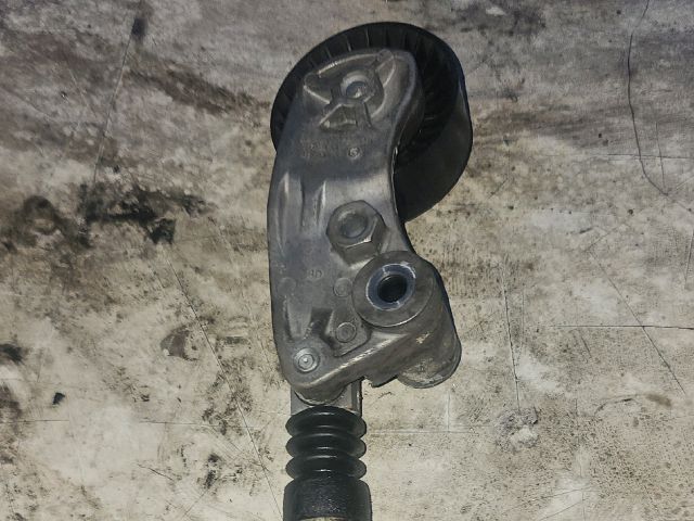 bontott SUBARU LEGACY Szíjfeszítő Görgő