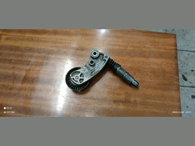 bontott SUBARU LEGACY Szíjfeszítő Görgő