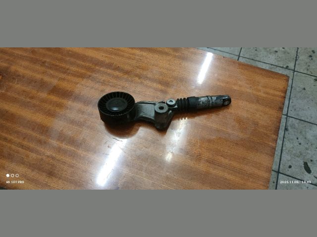 bontott SUBARU LEGACY Szíjfeszítő Görgő