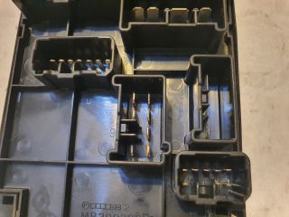 bontott SUBARU LEGACY Biztosítéktábla Motortér