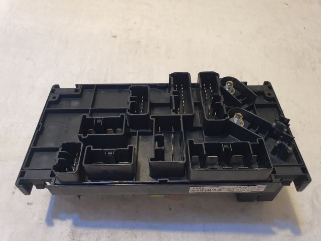 bontott SUBARU LEGACY Biztosítéktábla Motortér