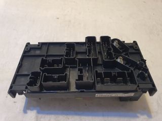 bontott SUBARU LEGACY Biztosítéktábla Motortér