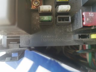 bontott SUBARU LEGACY Biztosítéktábla Motortér