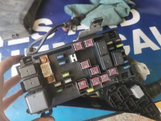 bontott SUBARU LEGACY Biztosítéktábla Motortér