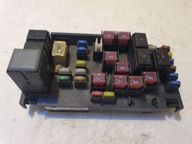 bontott SUBARU LEGACY Biztosítéktábla Motortér