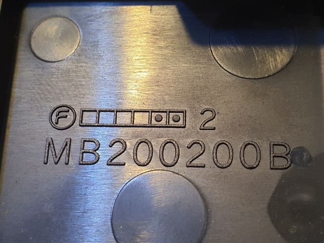 bontott SUBARU LEGACY Biztosítéktábla Motortér