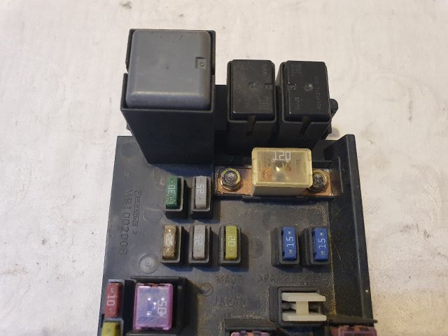 bontott SUBARU LEGACY Biztosítéktábla Motortér