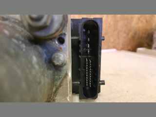 bontott SUBARU LEGACY ABS Kocka