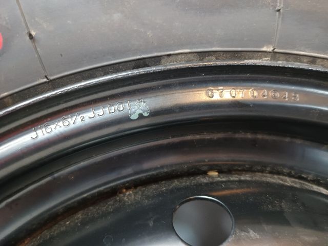 bontott SUBARU LEGACY Acélfelni Gumival (1 db)