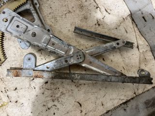 bontott SUBARU LEGACY Bal első Ablakemelő Szerkezet (Elektromos)