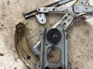 bontott SUBARU LEGACY Bal első Ablakemelő Szerkezet (Elektromos)