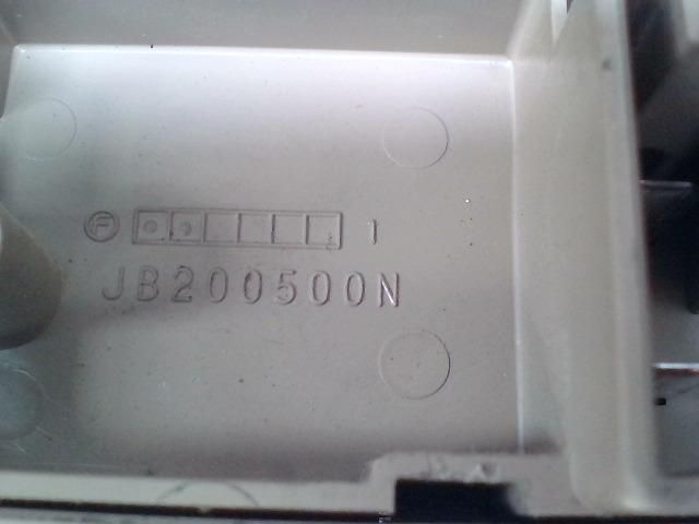 bontott SUBARU LEGACY Biztosítéktábla Utastér