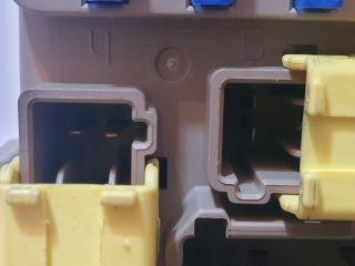 bontott SUBARU LEGACY Biztosítéktábla Utastér