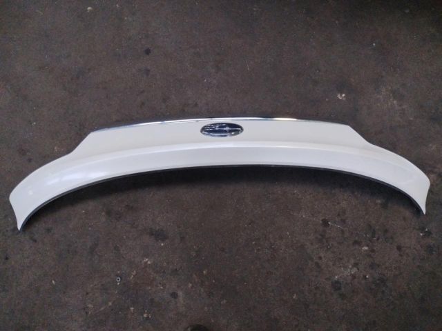 bontott SUBARU LEGACY Csomagtérajtó Díszléc