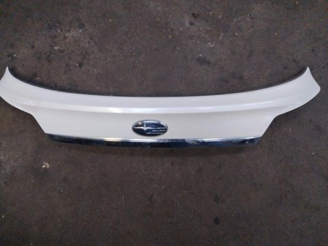 bontott SUBARU LEGACY Csomagtérajtó Díszléc