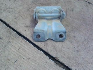 bontott SUBARU LEGACY Csomagtérajtó Jobb Zsanér