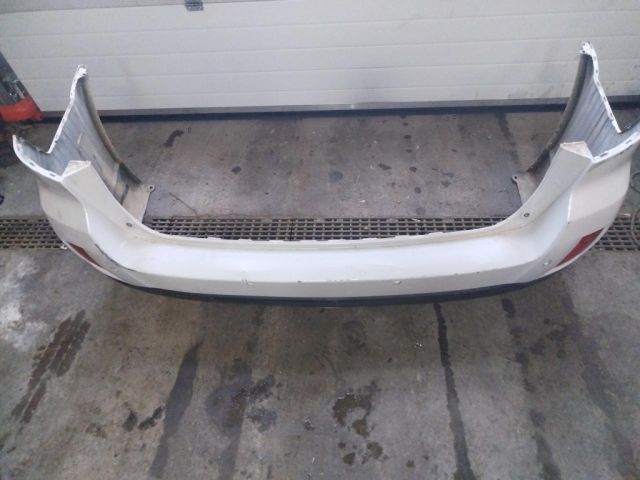 bontott SUBARU LEGACY Hátsó Lökhárító (Üresen)