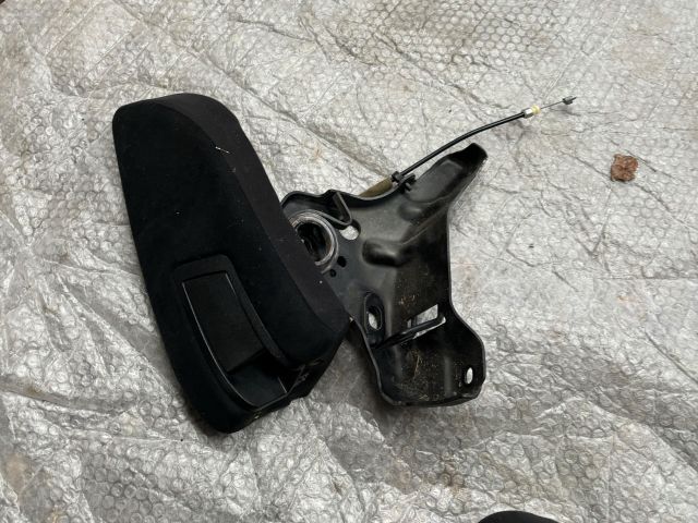 bontott SUBARU LEGACY Hátsó Ülésnyitó Bowden