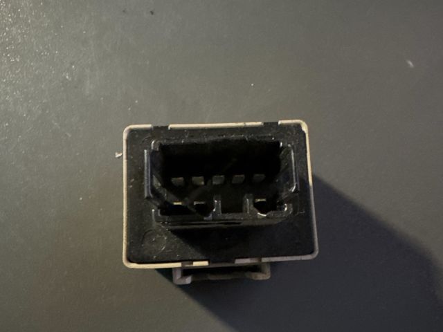 bontott SUBARU LEGACY Irányjelző Relé