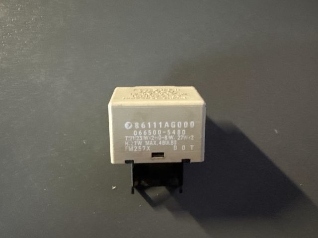 bontott SUBARU LEGACY Irányjelző Relé