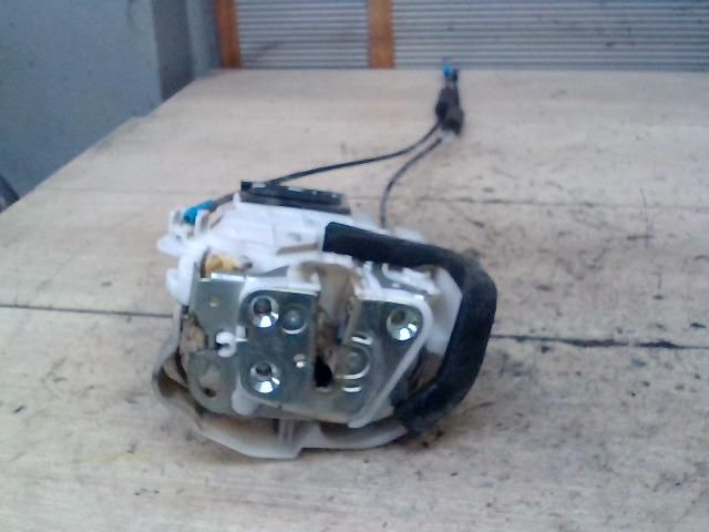 bontott SUBARU LEGACY Jobb első Ajtózár