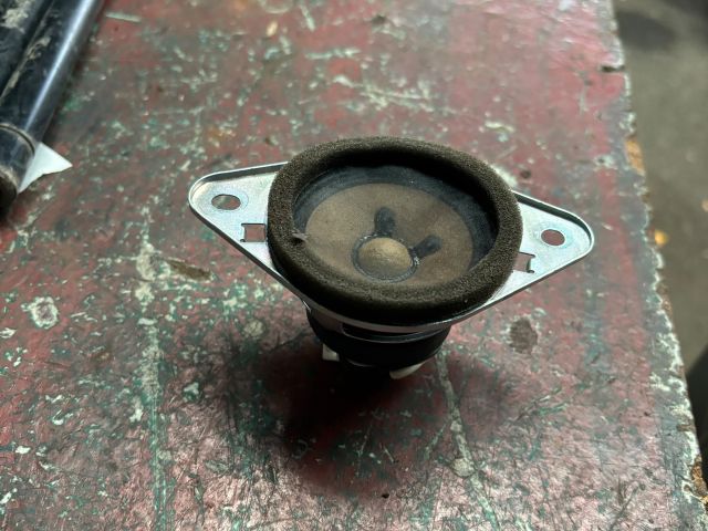 bontott SUBARU LEGACY Jobb első Hangszóró