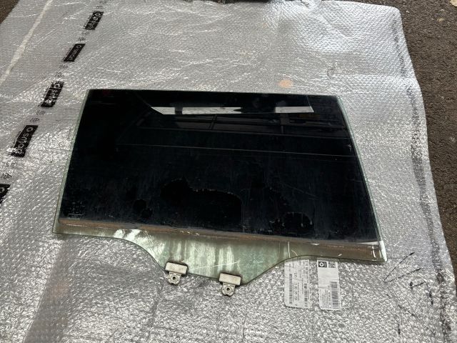 bontott SUBARU LEGACY Jobb hátsó Ablak