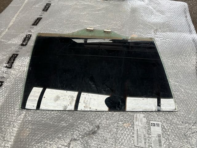 bontott SUBARU LEGACY Jobb hátsó Ablak