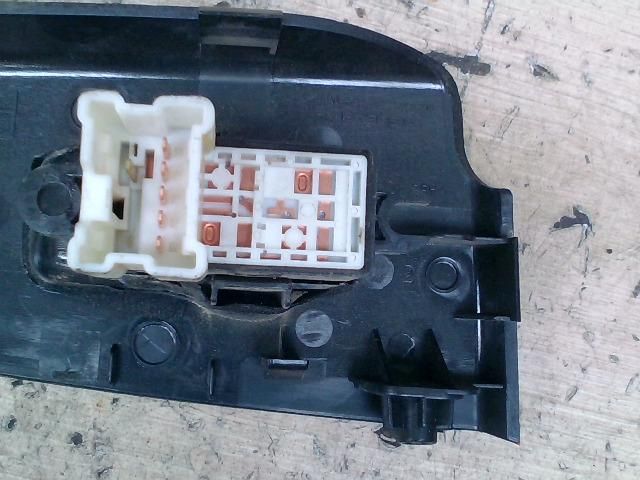 bontott SUBARU LEGACY Jobb hátsó Ablakemelő Kapcsoló