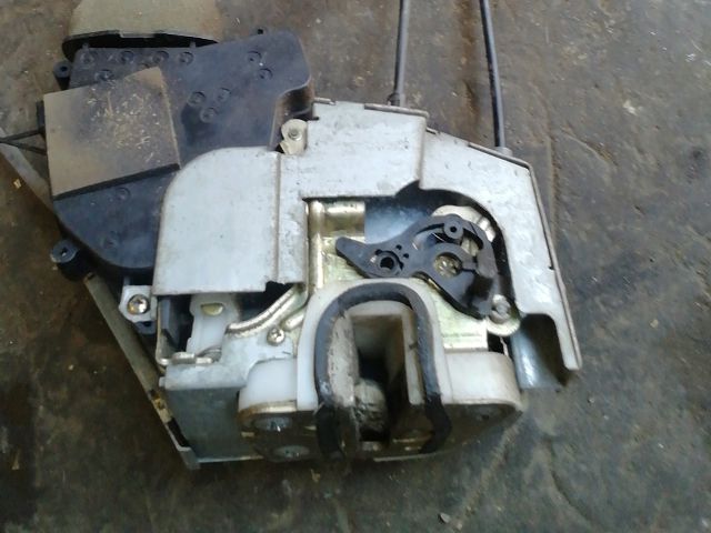 bontott SUBARU LEGACY Jobb hátsó Ajtózár