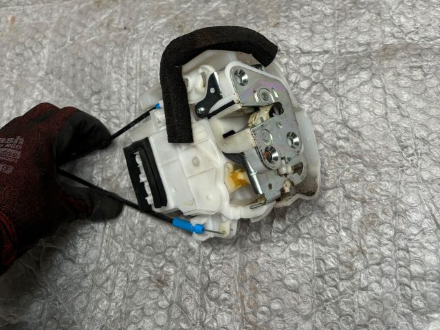 bontott SUBARU LEGACY Jobb hátsó Ajtózár