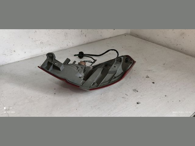 bontott SUBARU LEGACY Jobb Hátsó Lámpa