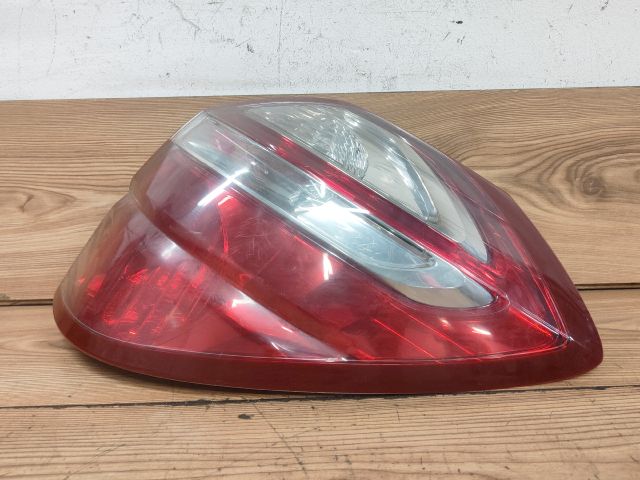 bontott SUBARU LEGACY Jobb hátsó Lámpabúra