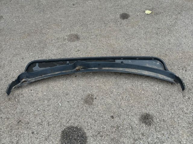 bontott SUBARU LEGACY Jobb Szélvédő Alatti Vízelvezető Műanyag