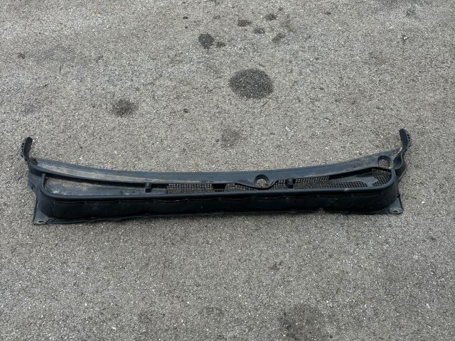 bontott SUBARU LEGACY Jobb Szélvédő Alatti Vízelvezető Műanyag