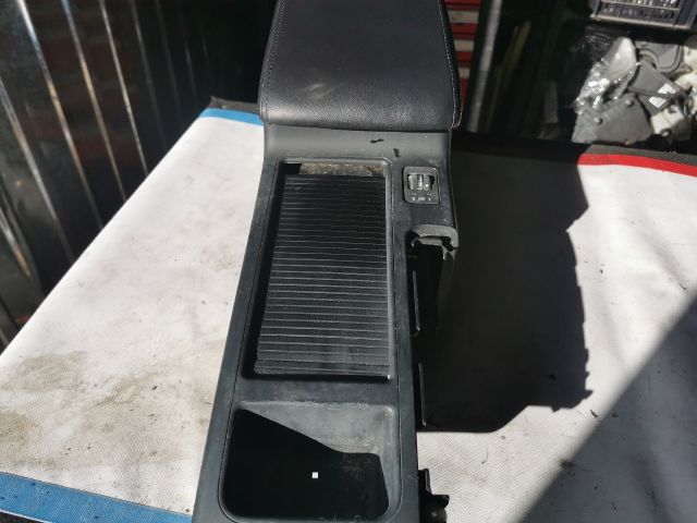 bontott SUBARU LEGACY Könyöklő