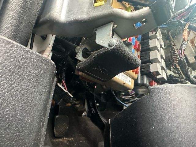 bontott SUBARU LEGACY Motorháztető Nyitó Bowden