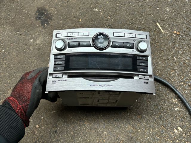 bontott SUBARU LEGACY Rádió / CD