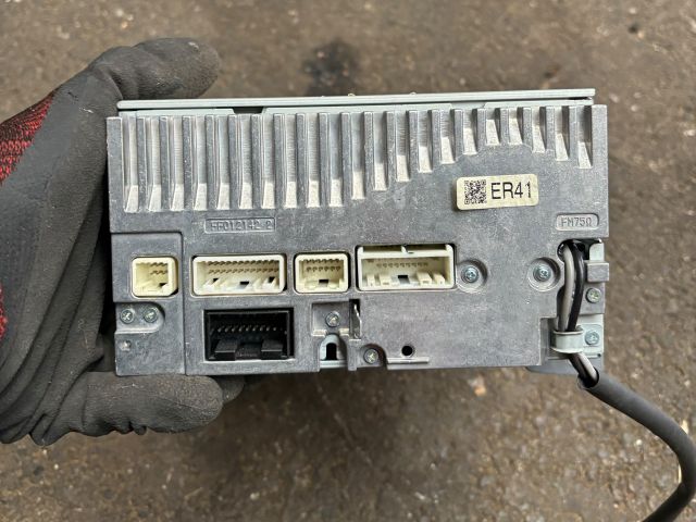 bontott SUBARU LEGACY Rádió / CD