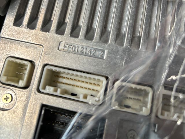 bontott SUBARU LEGACY Rádió / CD