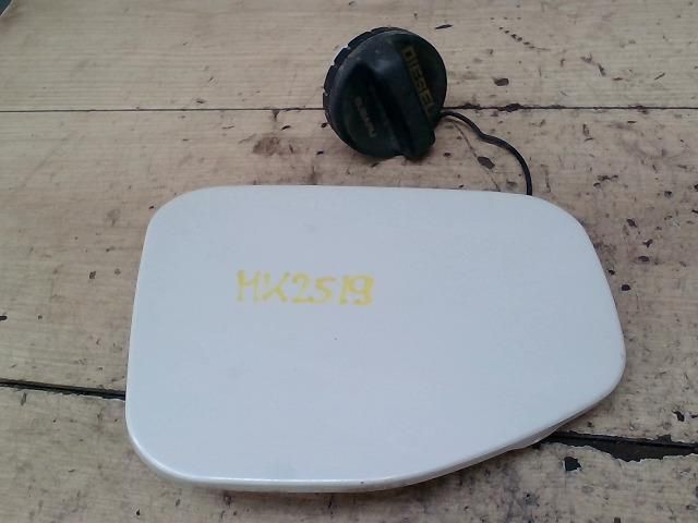 bontott SUBARU LEGACY Tankajtó